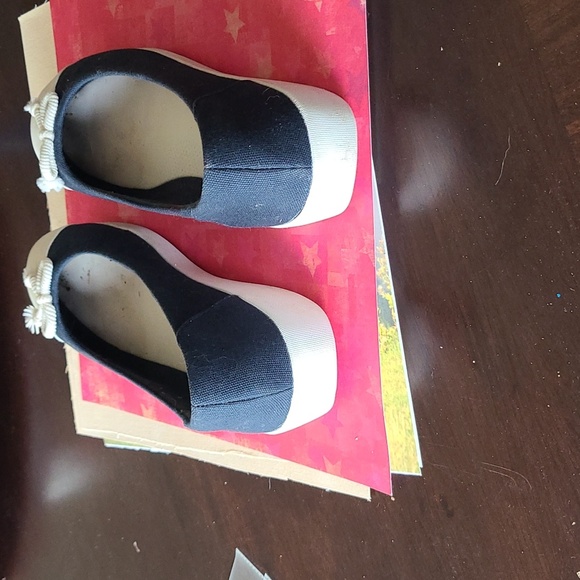 Elegant Navy Blue And White Women's Flats - Picture 4 of 6